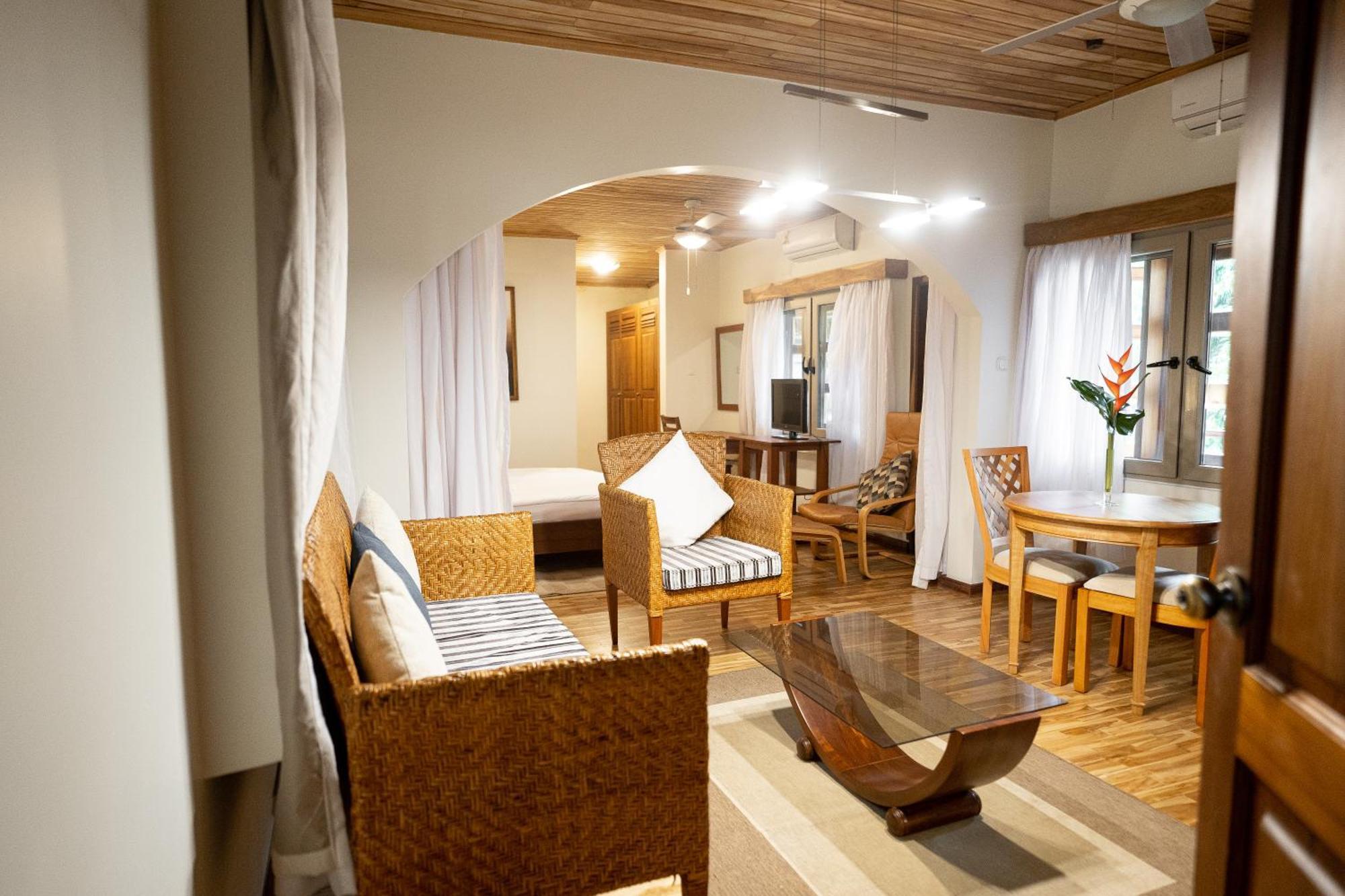 Esther'S Hotel 아크라 외부 사진