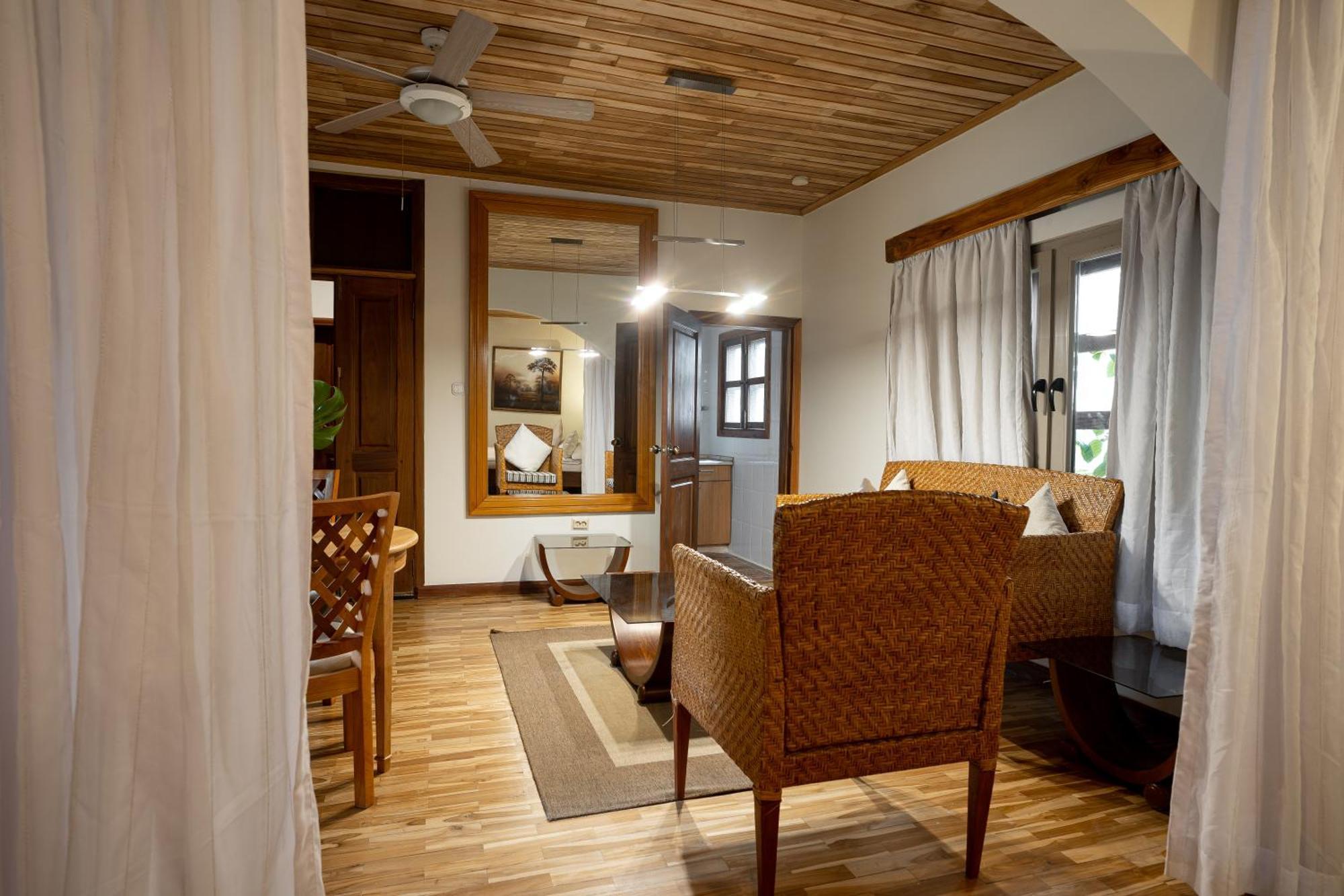 Esther'S Hotel 아크라 외부 사진