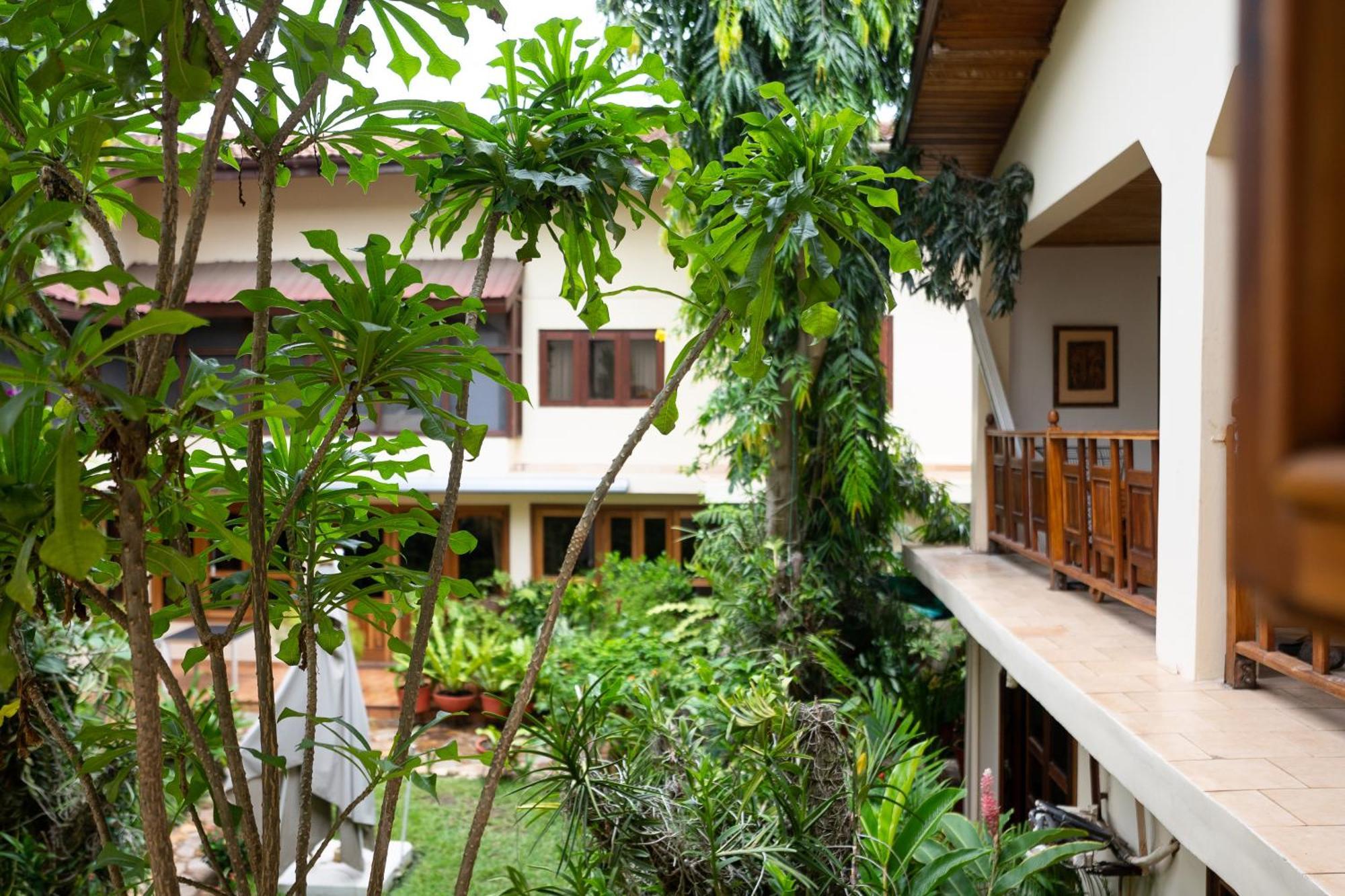 Esther'S Hotel 아크라 외부 사진