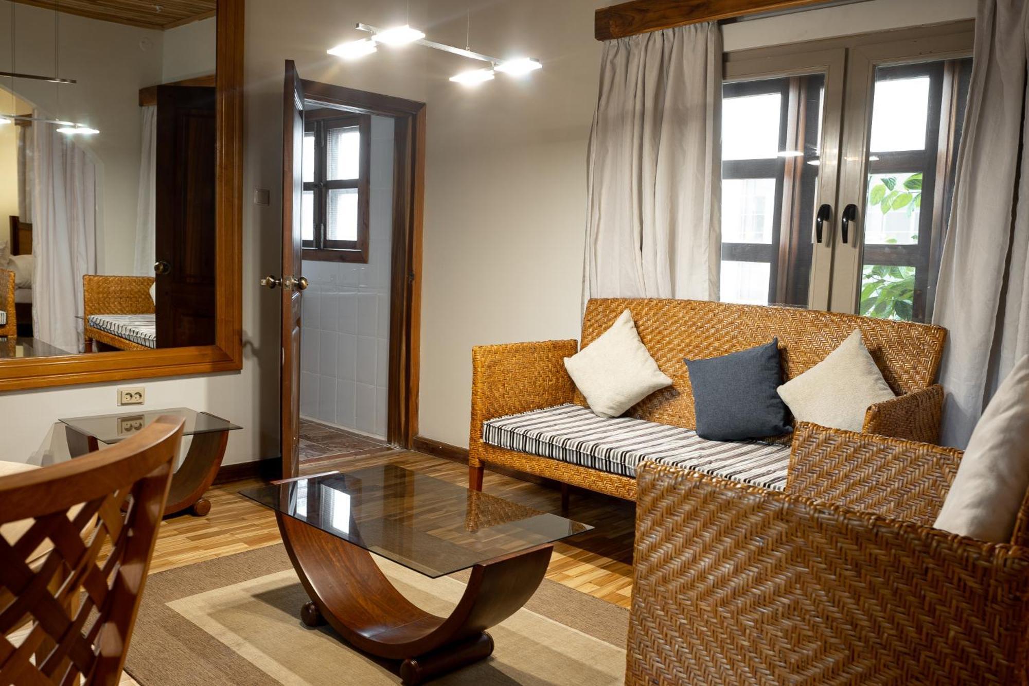 Esther'S Hotel 아크라 외부 사진